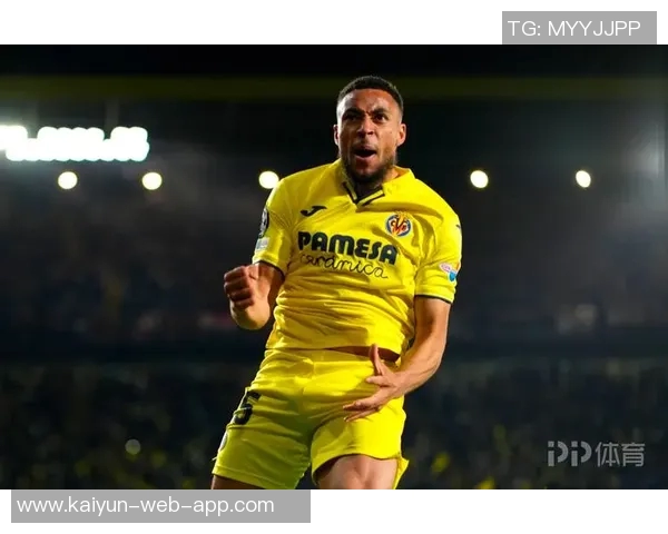 荷兰足球传奇球星回顾：从黄潜到橙衣，辉煌岁月的精彩瞬间