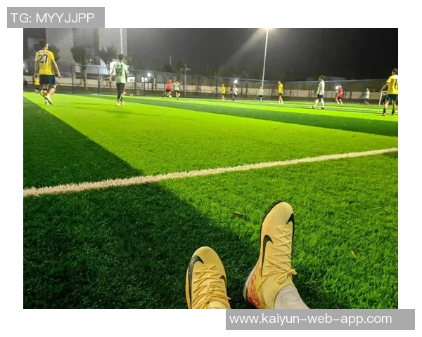 足球巨星热血开箱搭配震撼音乐点燃赛场激情瞬间