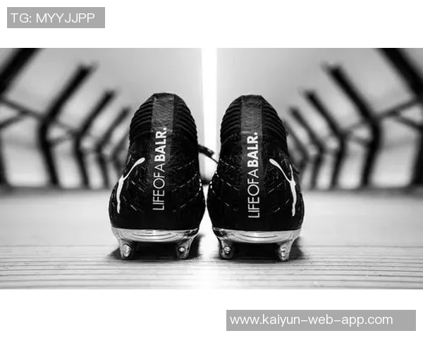 足球明星们偏爱哪些品牌和款式的足球鞋解析